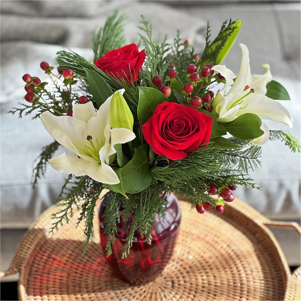 Evergreen Delight Bouquet – Simply Flowers, Los Angeles CA
