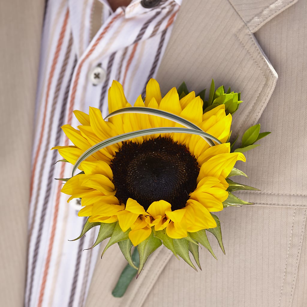 Free Spirit Boutonniere – Simply Flowers, Los Angeles CA
