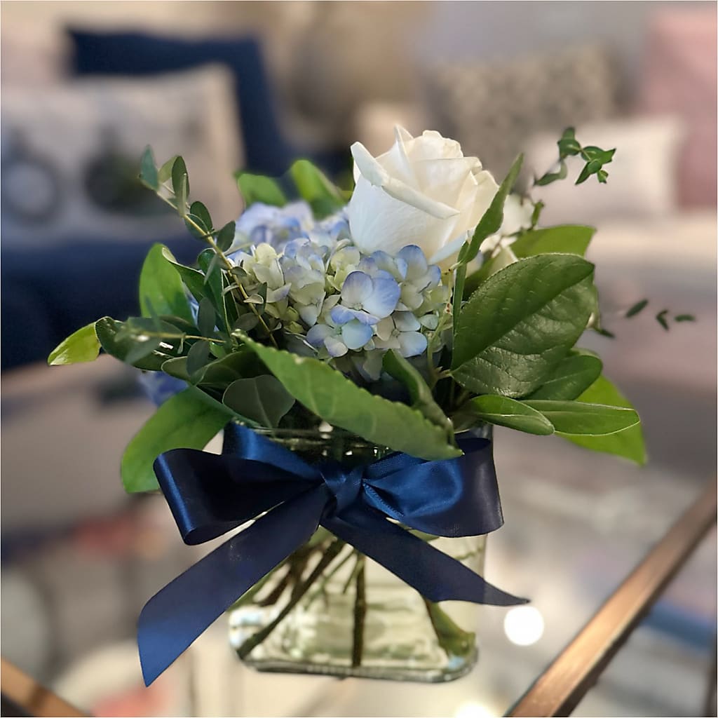 Sky Blue Delight Bouquet –  Simply Flowers, Los Angeles CA