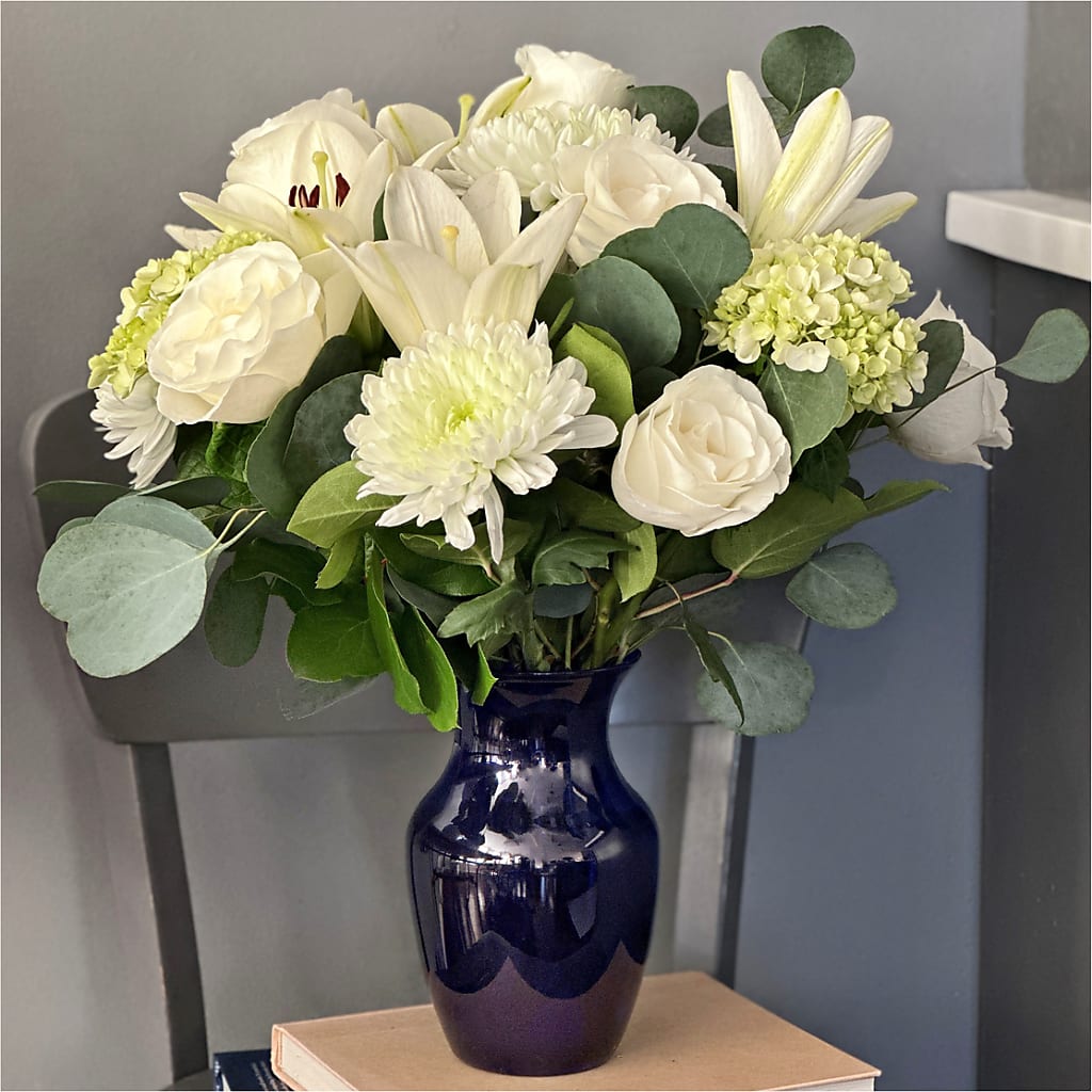 Snowy Dreams Bouquet –  Simply Flowers, Los Angeles CA